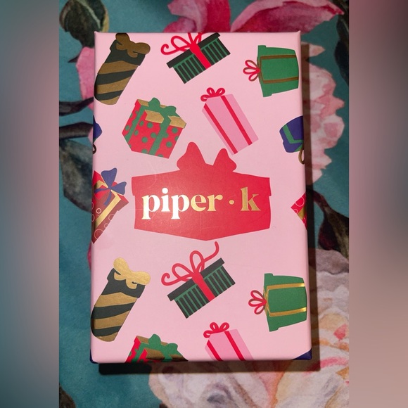 Piper K Red & Gold Christmas Bow Dangle Drop Earrings Birthday Statement Studs - Picture 4 of 6